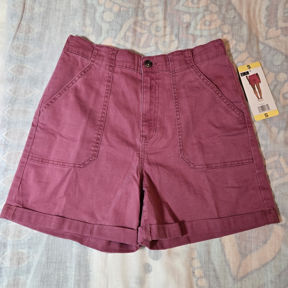 Gloria Vanderbilt Shorts, light Maroon, Sz S.  NWT